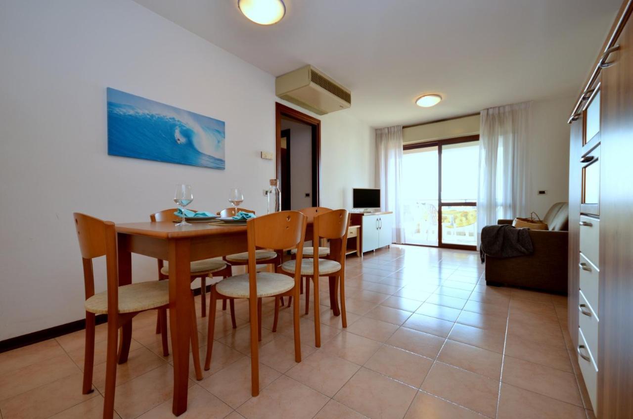Residenza Porta Del Mare Leilighet Lignano Sabbiadoro Eksteriør bilde